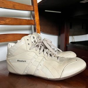 Vintage womens sketcher sneakers